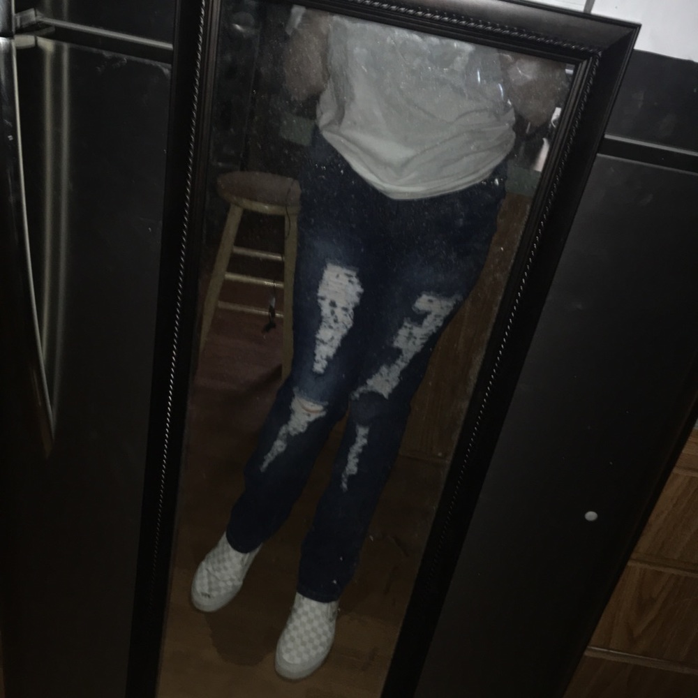 Womens's skinny distressed near new jeans..lots of bling